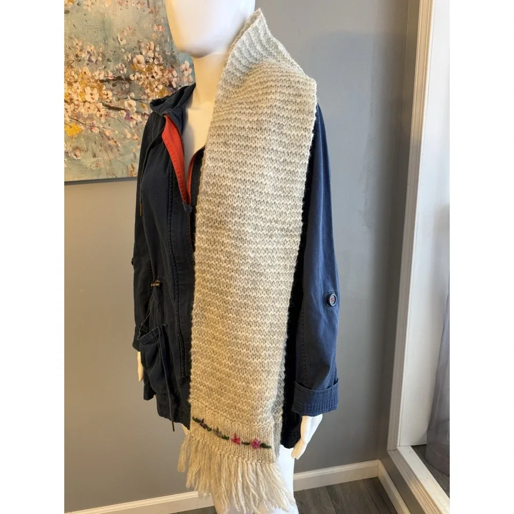 Handmade Oatmeal Beige‎ Wool Scarf Floral Accents Crochet Knit 9x78
